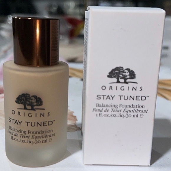 Origins 22 Warm Beige Stay Tuned Balancing Foundation - Picture 1 of 5
